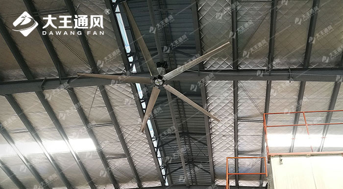 大型汽车部件车间安装工业大风扇通风降温
