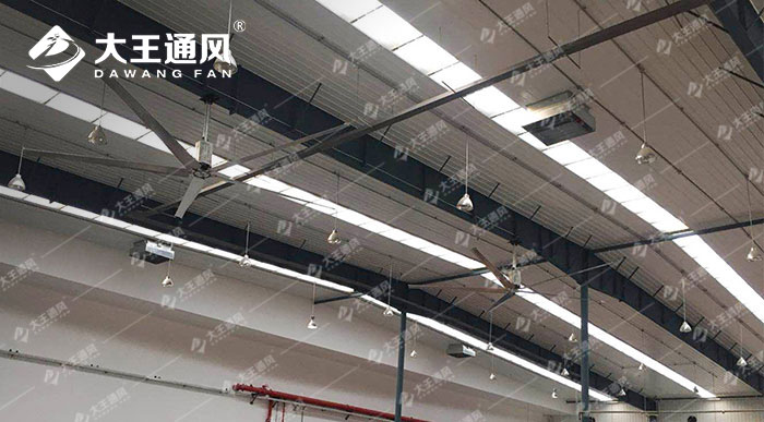 大型汽车部件车间安装工业大风扇通风降温