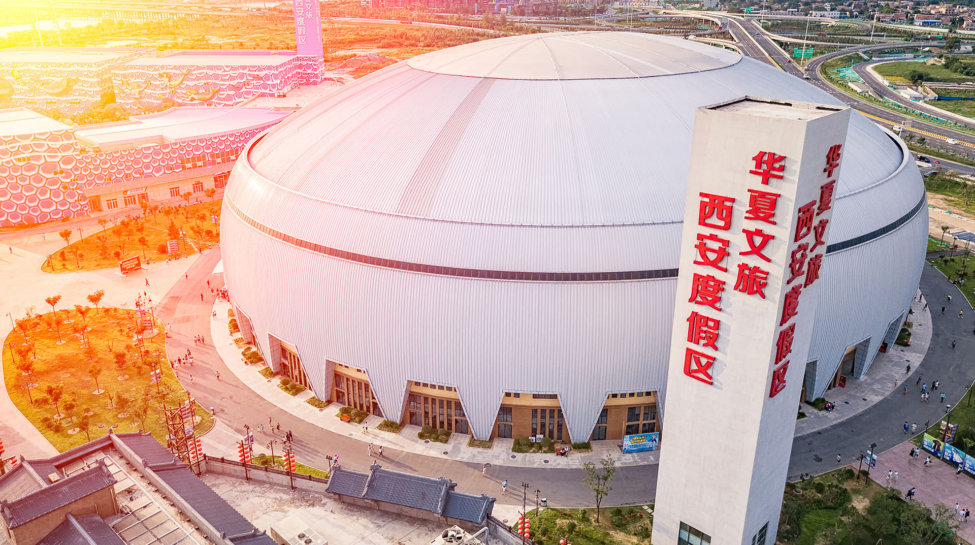 大王壁挂扇赋能西安华夏文旅度假区，打造舒适观演环境案例